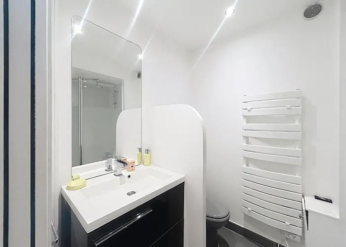 Commandant Andre Cannes